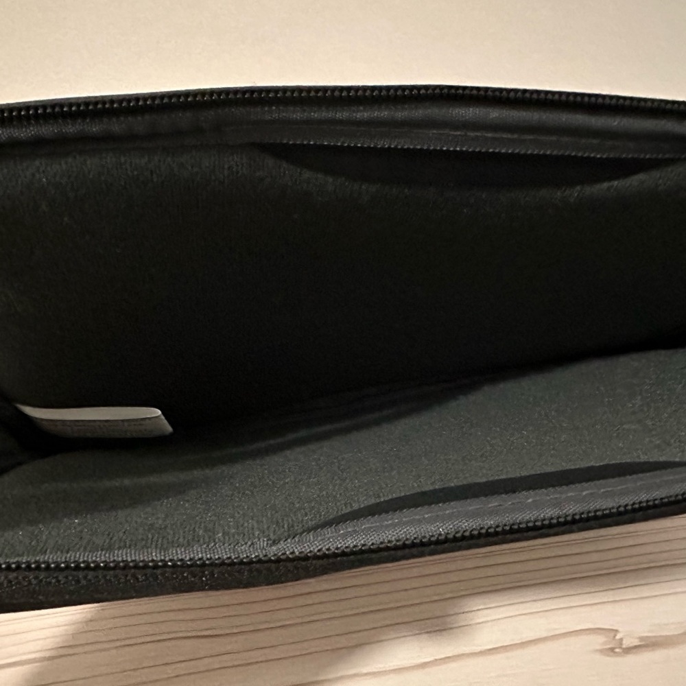 Tablet/ipad cover - Picture 2 of 2